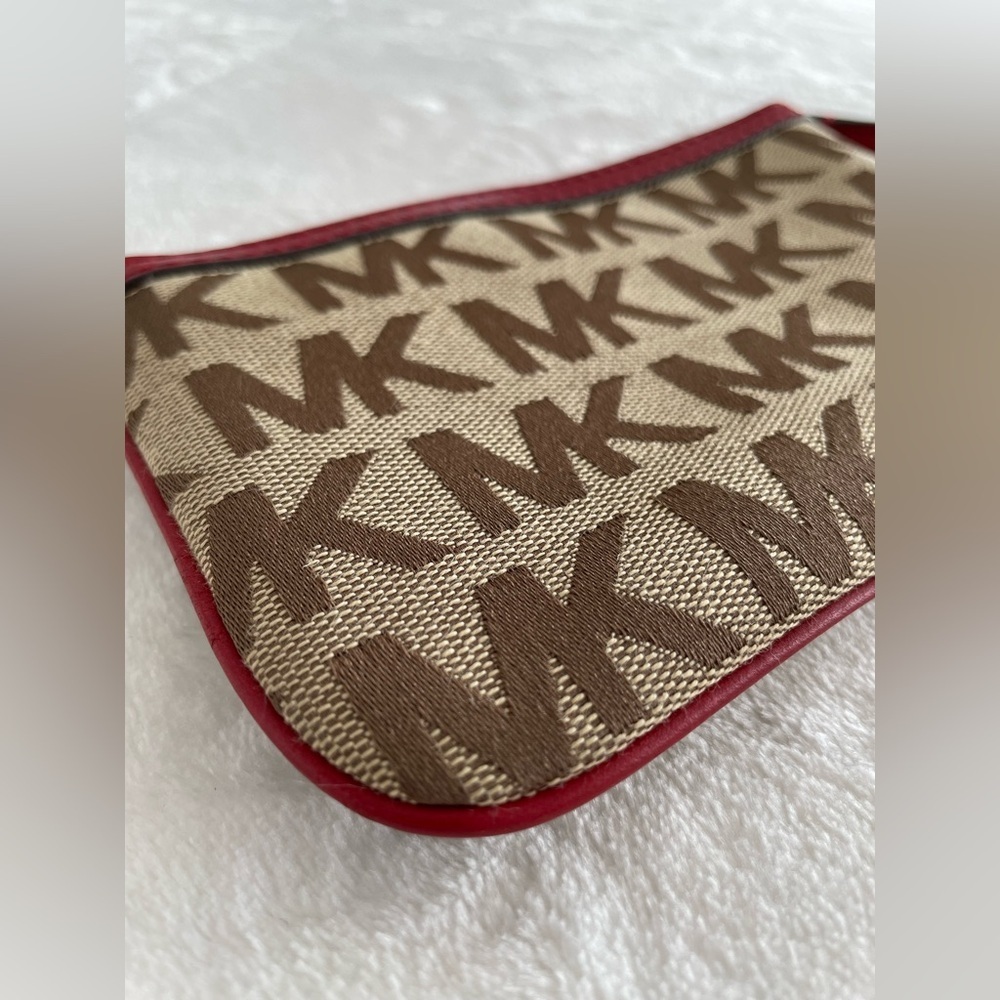 MICHAEL Michael Kors Signature
Jacquard Wristlet - Picture 8 of 12
